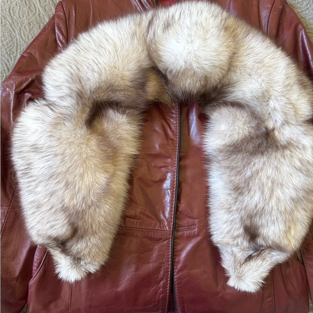 Vintage 70s style Women's Burgundy Leather Coat - Picture 10 of 10